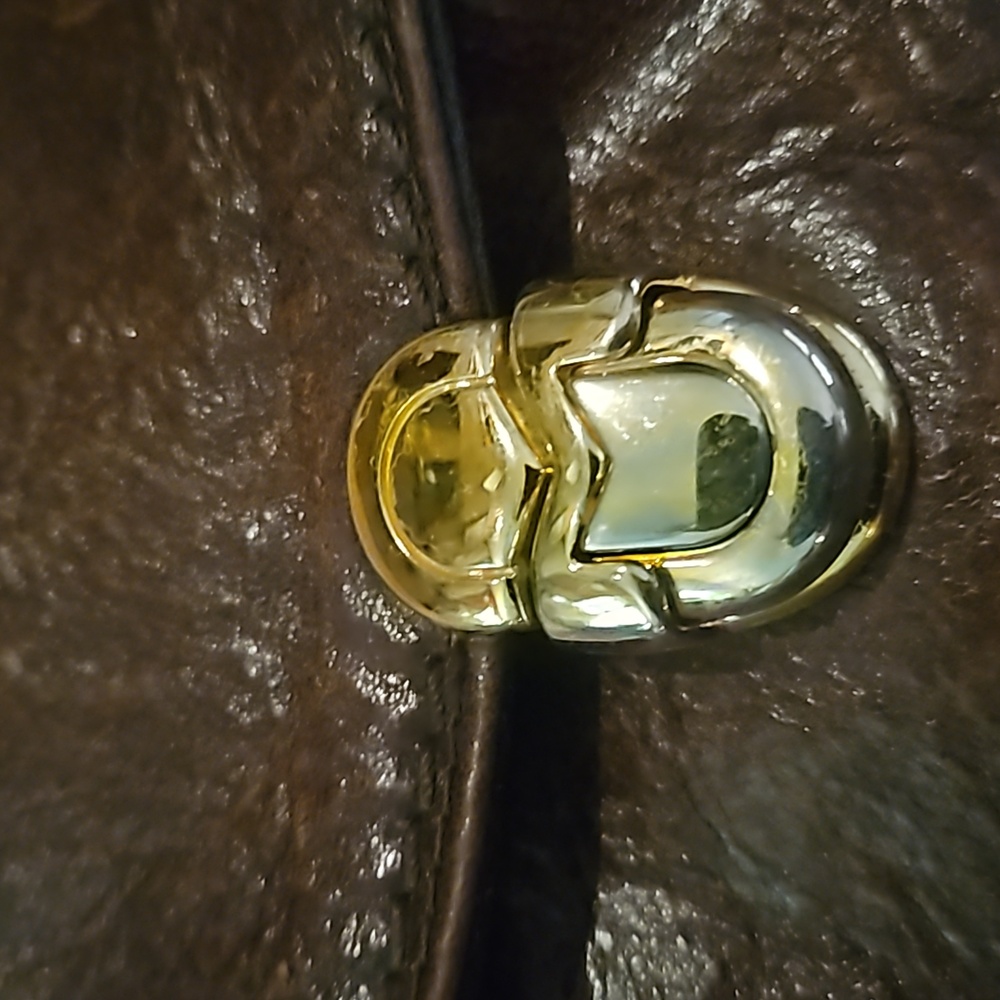 Elegant Brown Italian Leather Shoulder Bag - Picture 4 of 11
